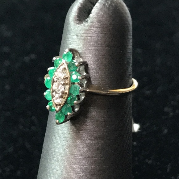Ladies 14K gold diamond and emerald ring